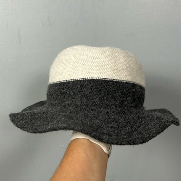 Zara Gray Cream Wool Blend Hat - gently used - Picture 3 of 11